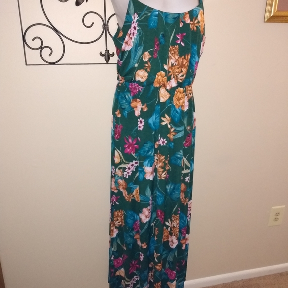 NAIF Dresses & Skirts - Naif maxi dress